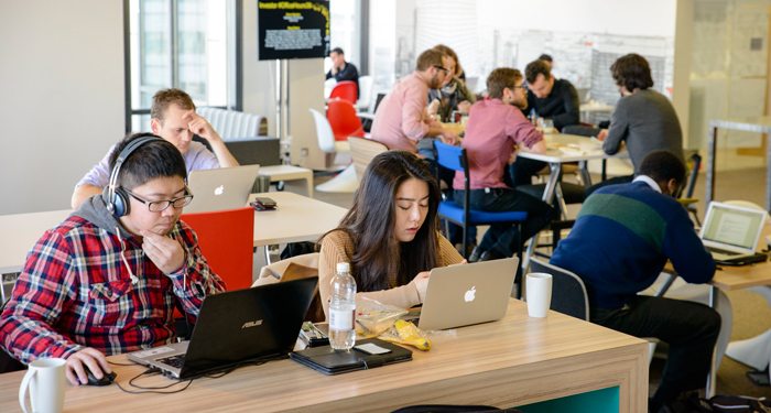 Helvetia Versicherungen und Swiss Start Up Factory starten gemeinsam ein InsurTech Accelerator Programm.