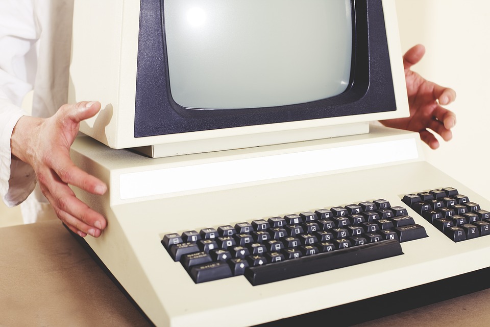 Banks are Still Using Decade Old Core Banking Systems – Why are They so Behind the Digital Age?