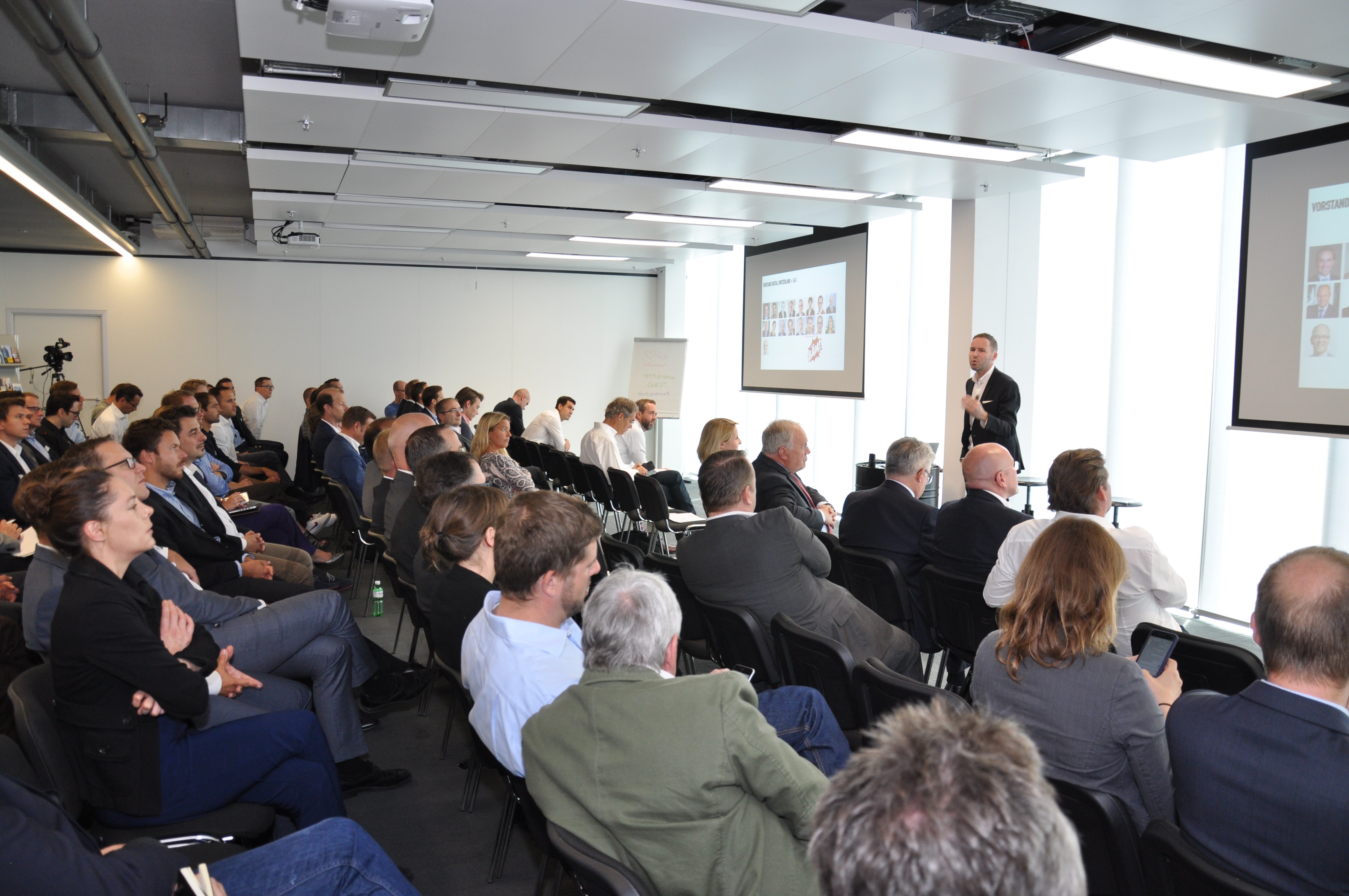 Volles​ ​Haus​ ​beim​ ​Swiss​ ​Fintech​ ​Day​ ​2017 mit Bundesrat