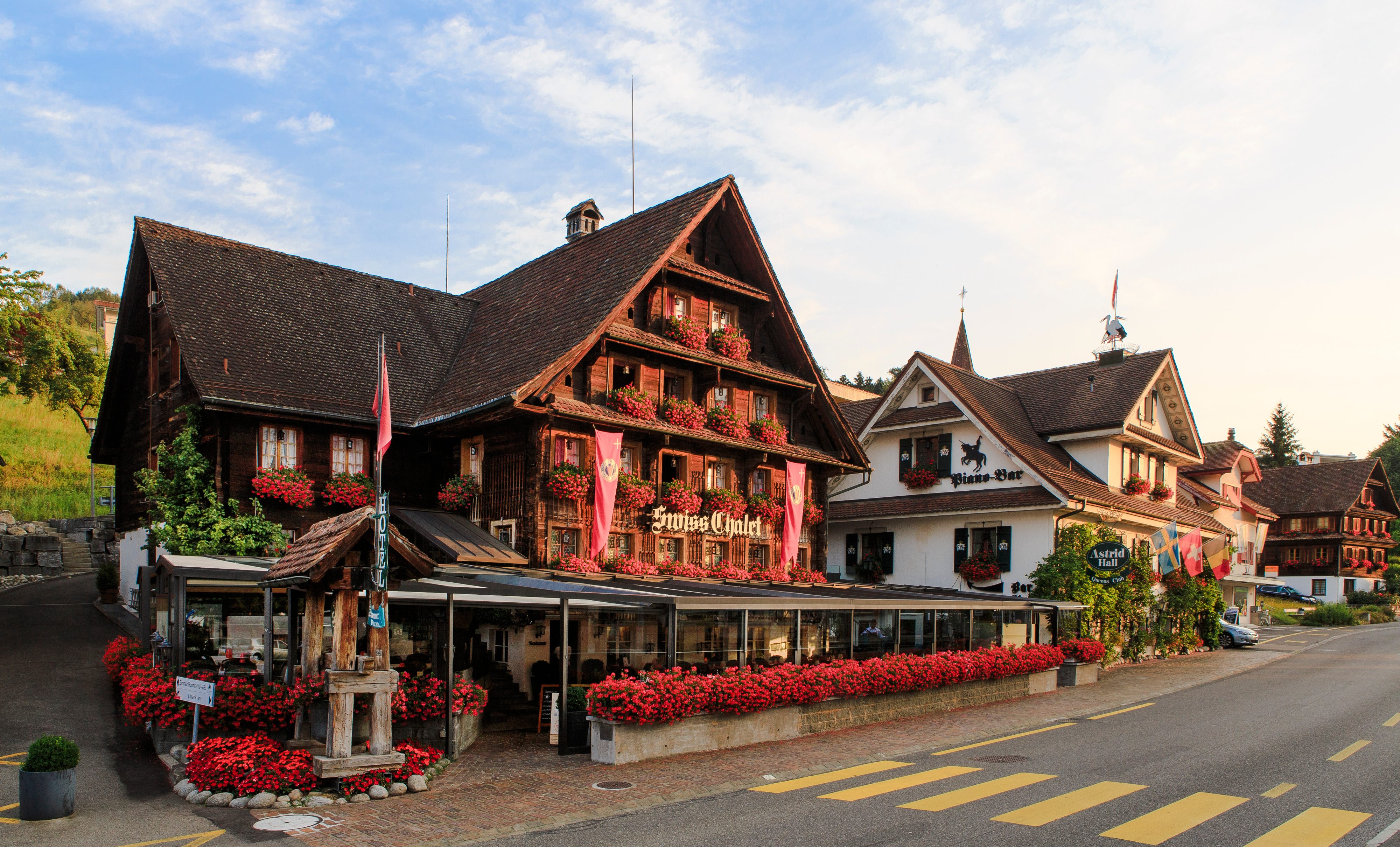 Swiss-Chalet  to Accept Bitcoin and Ether