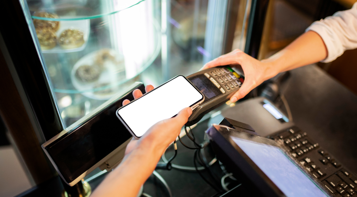 Moderne POS-Systeme im Vergleich: Terminal-Lösungen, SoftPOS und cloudbasierte Kassensysteme